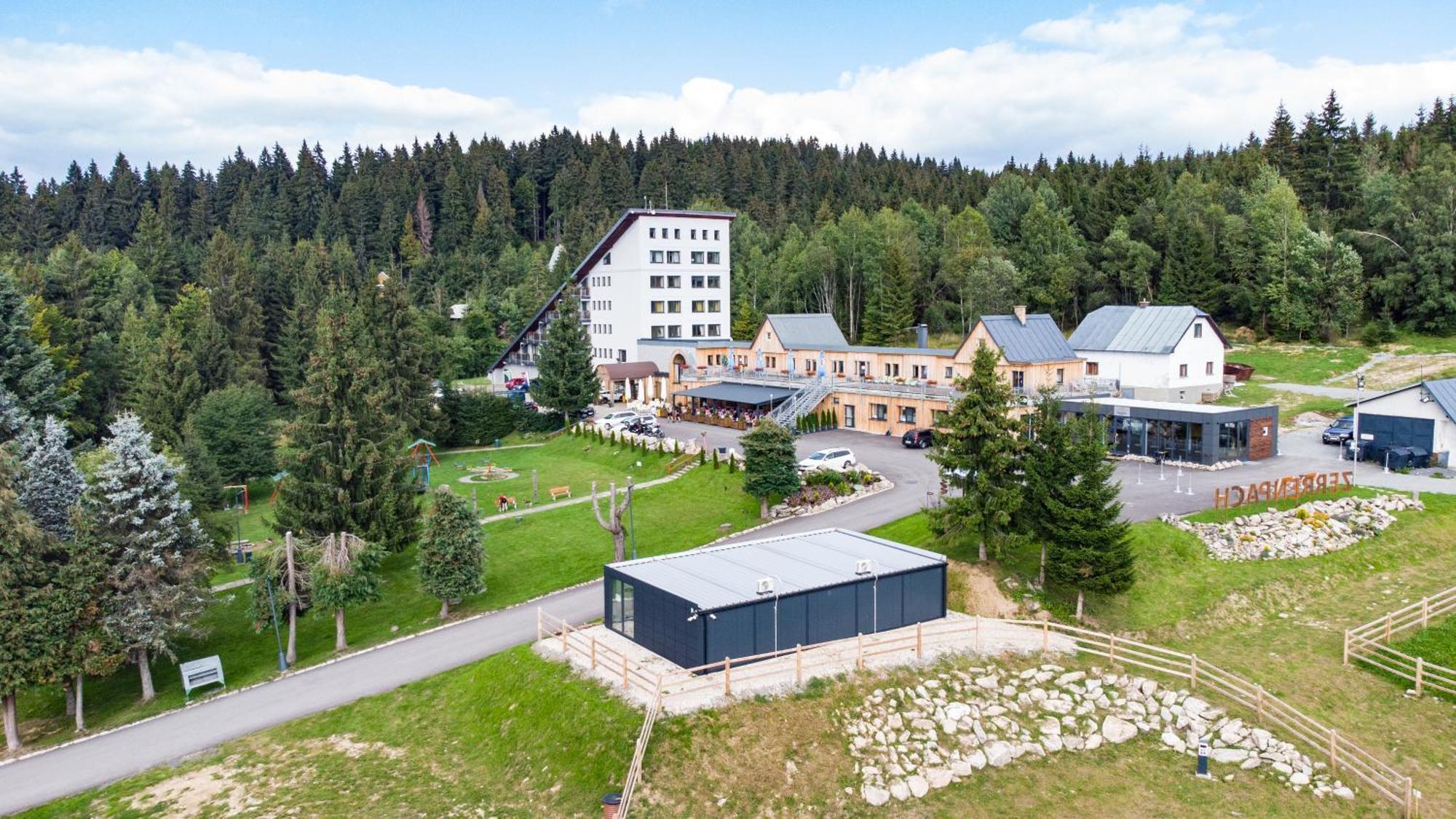 Hotel Zerrenpach Látky Exteriér fotografie
