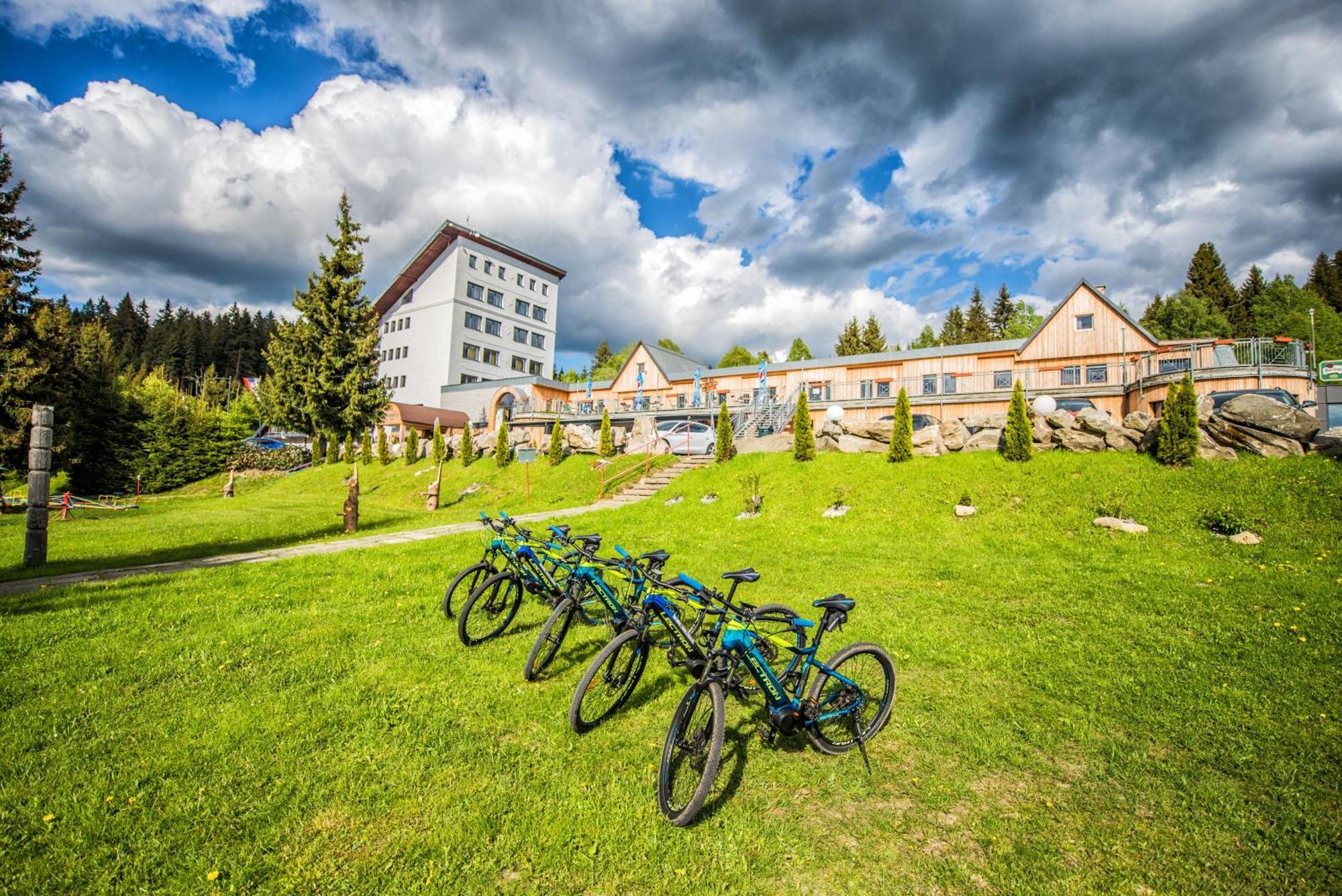 Hotel Zerrenpach Látky Exteriér fotografie